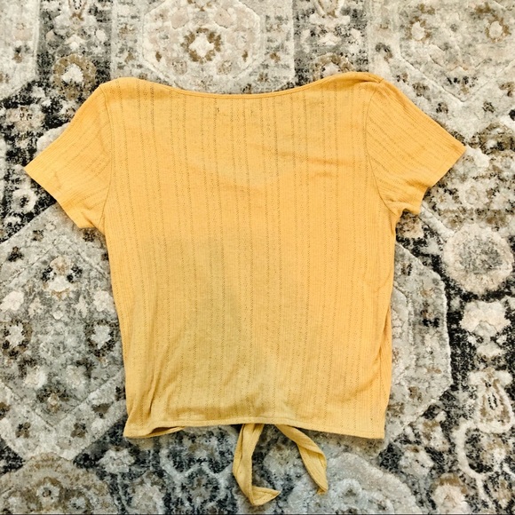 American Eagle Yellow Knit Short Sleeve Shirt - Picture 7 of 7